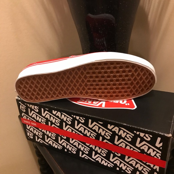 Vans - Picture 2 of 4